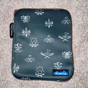 Kavu Neoprene Tablet Sleeve Green‎ White Zip Closure